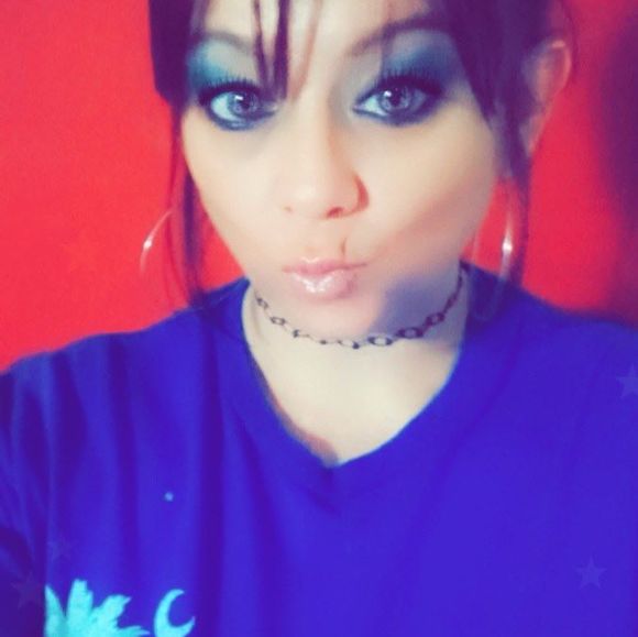 Meet your Posher, Cindy - Picture 1 of 1